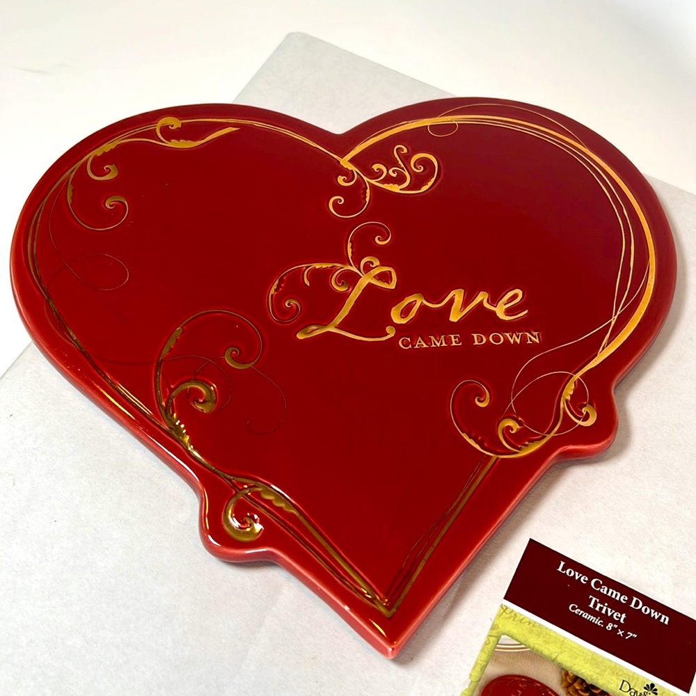 DaySpring Red & Gold Heart Love Came Down Jesus Ceramic Trivet 7" x 8" w Box